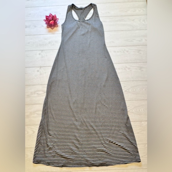 Finn & Clover Maxi Summer Dress - Large - Striped - Picture 2 of 9